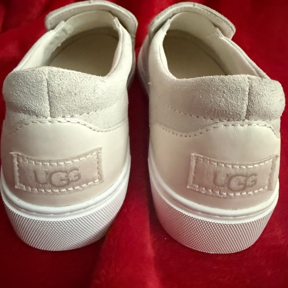 UGG slip on’s. Size 8. Never been worn. - Picture 3 of 5